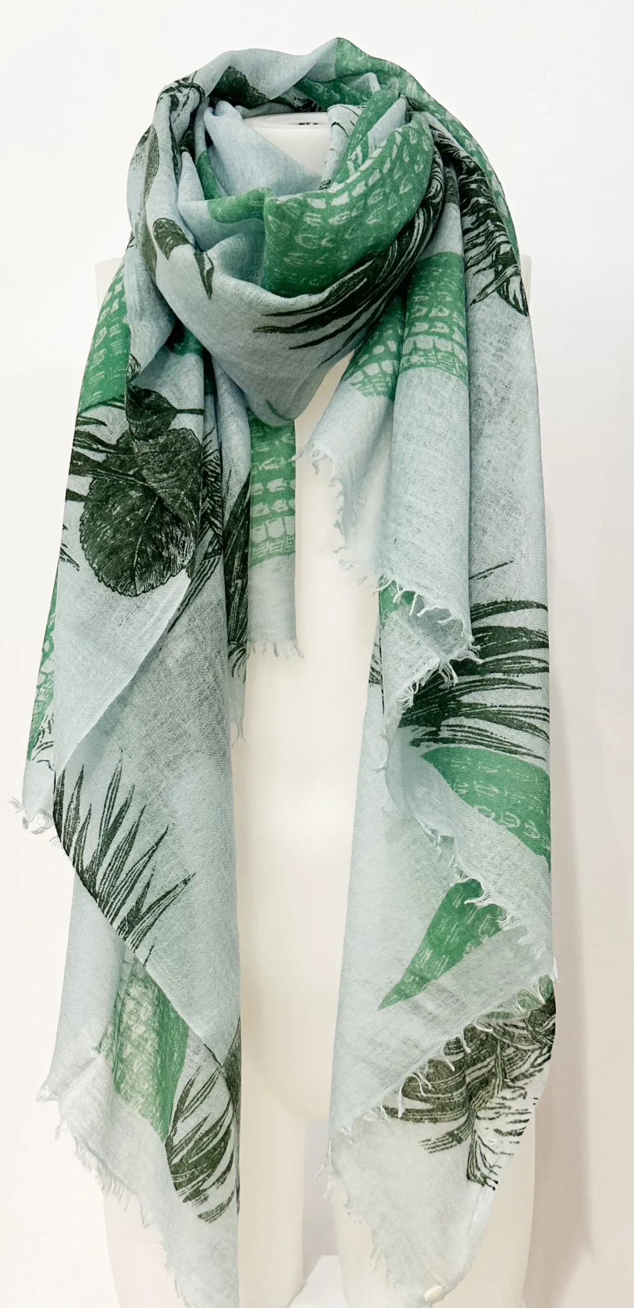 schal_friendly_hunting_fe_0-6.webp New Friendly Hunting Schal Felted Stole