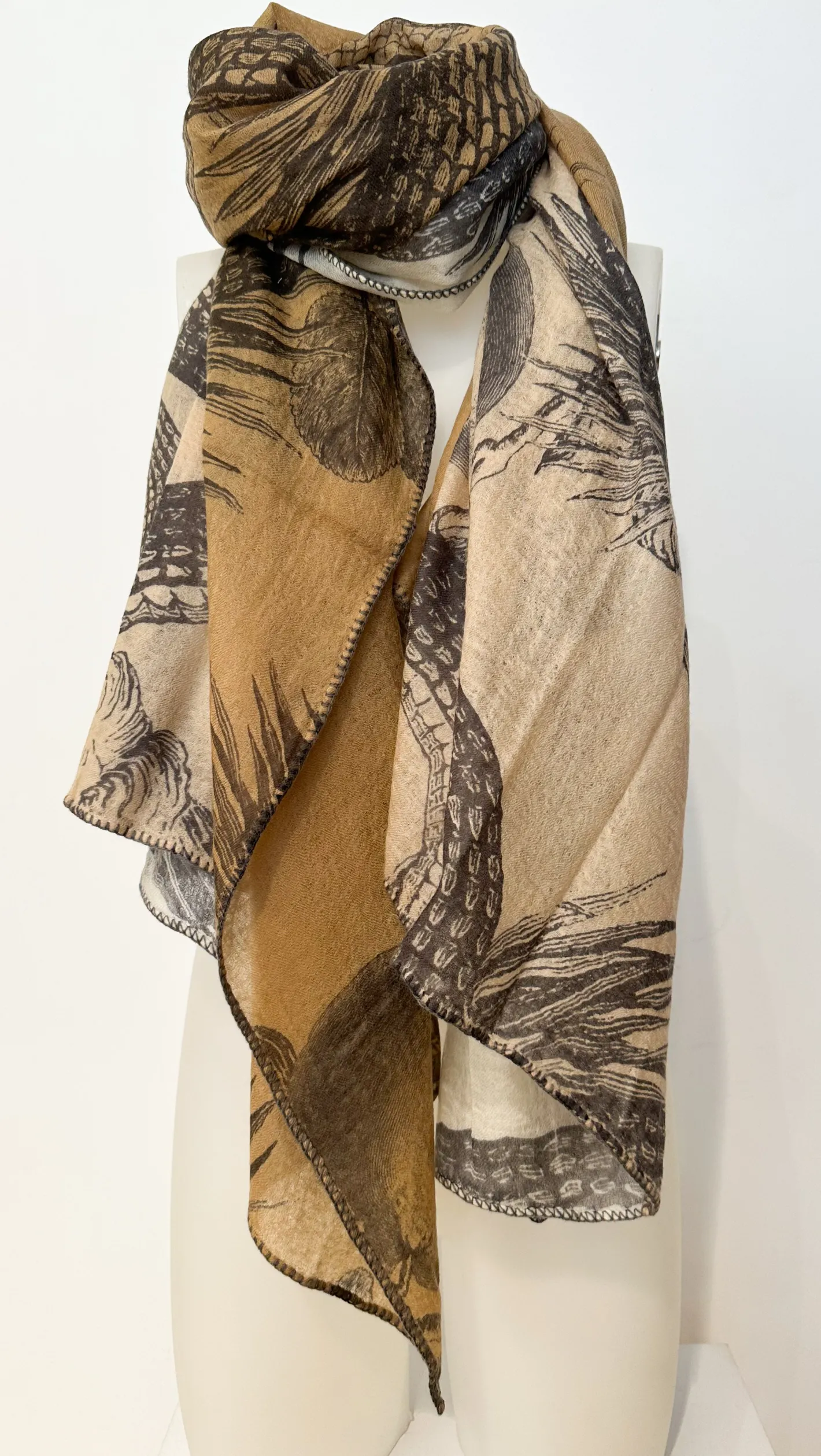 schal_friendly_hunting_pa_0-1.webp Sale Friendly Hunting Schal Patch Garden Eden