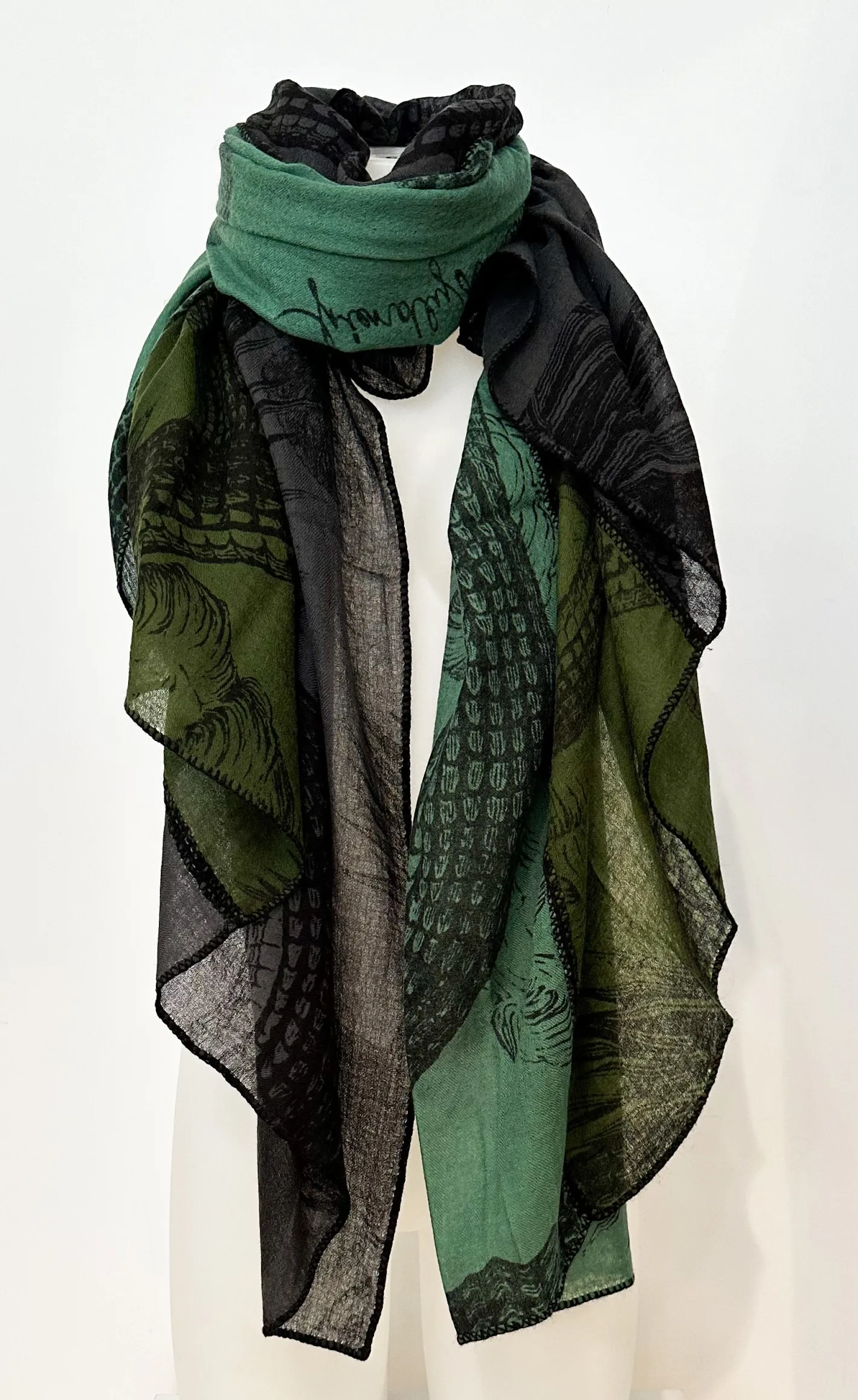 schal_friendly_hunting_pa_0-3.webp Outlet Friendly Hunting Schal Patch Garden Eden