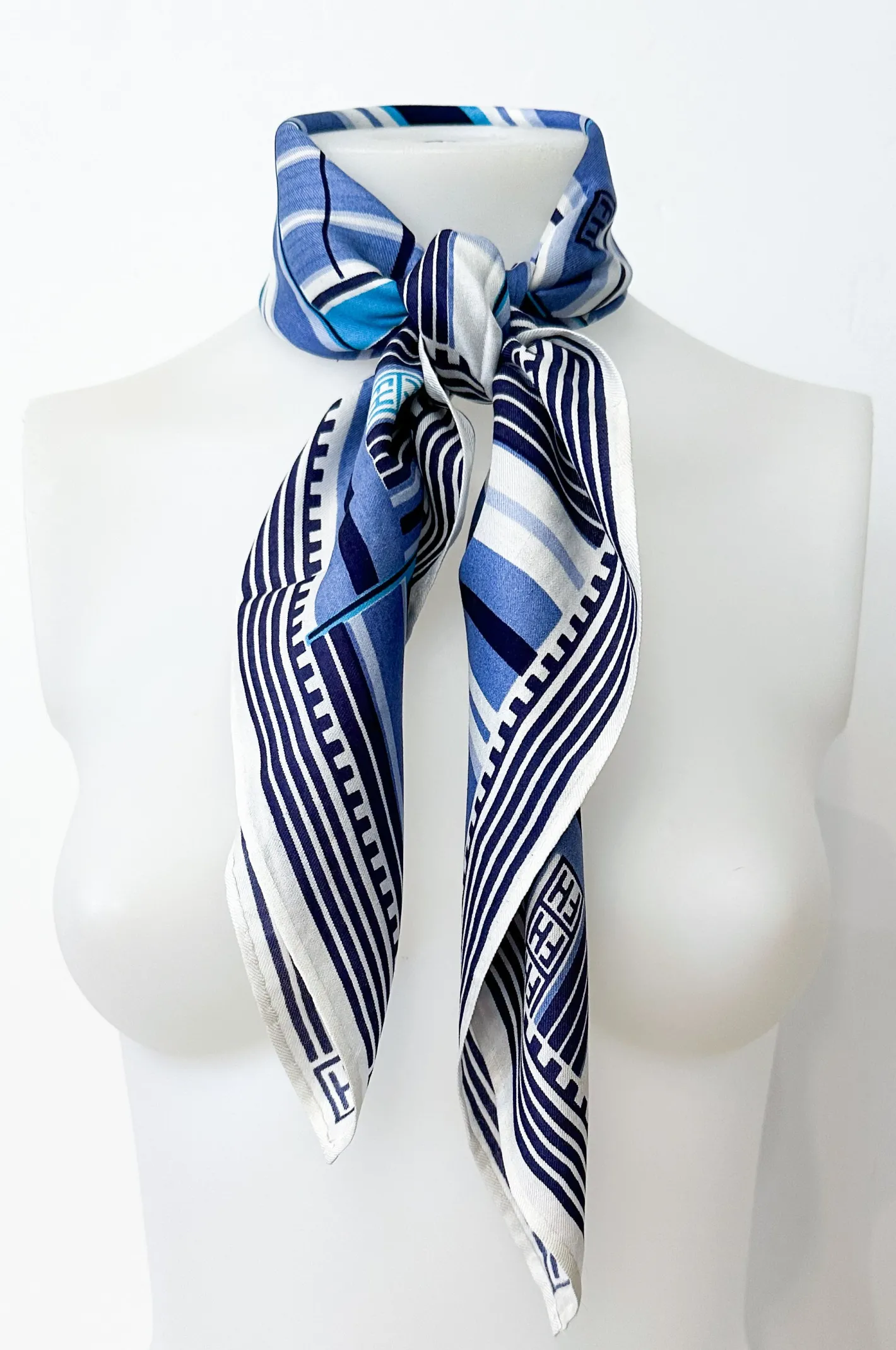 tuch_friendly_hunting_mid_0-10.webp Outlet Friendly Hunting Tuch Midicube Seide